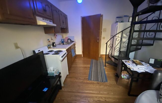 1 bed, 1 bath, $1,130