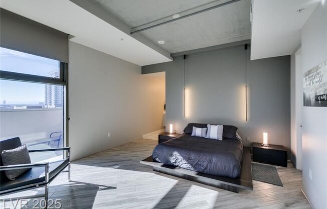 1 bed, 2 baths, $2,977, Unit Juhl Highrise