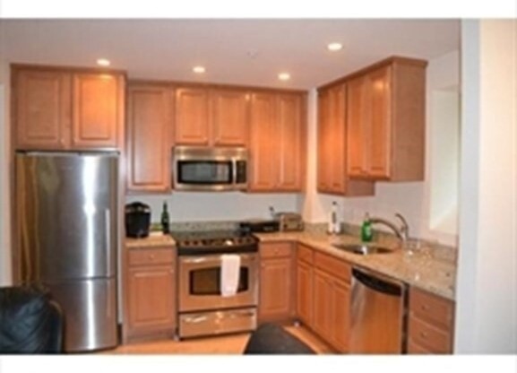 1 bed, 1 bath, 683 sqft, $3,200, Unit C308
