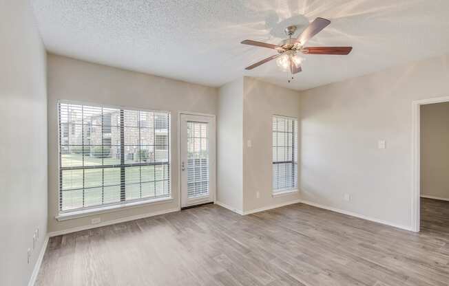 Unit 2B at Lakeridge Apartment Homes in Irving, Texas, TX