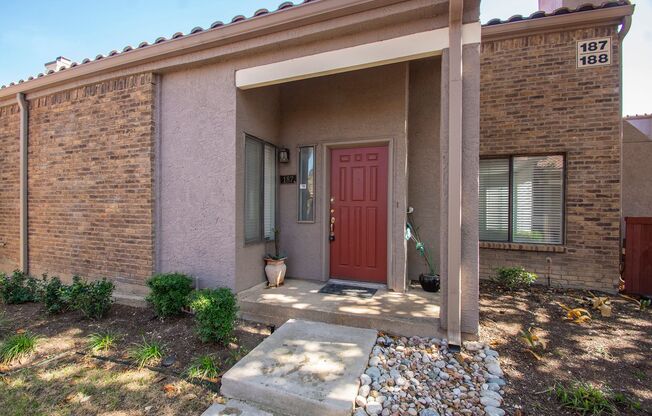 Fantastic Location 2 Bedroom 2 bath Condo