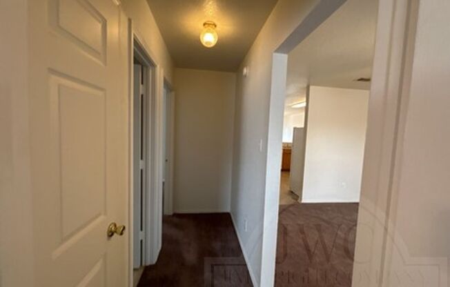 3 beds, 2 baths, $875, Unit 3307 Toledo Unit A