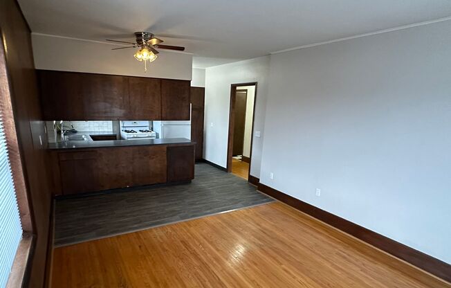 1 bed, 1 bath, 625 sqft, $1,250, Unit 44