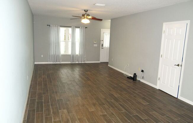 2 bed/2.5 bath townhouse - 50% off 1st months rent
