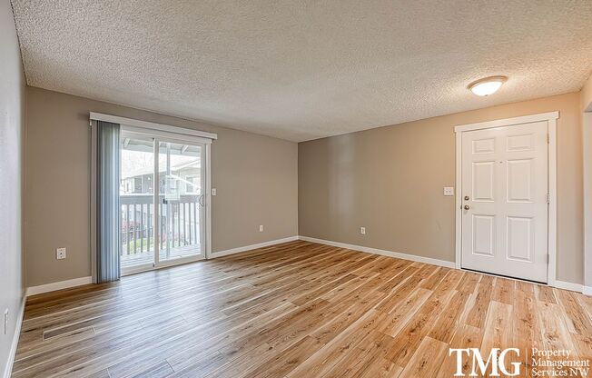 Updated Ground-Level 2 BD with Outdoor Access