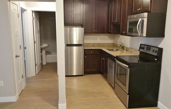 1 bed, 1 bath, $1,085, Unit 303