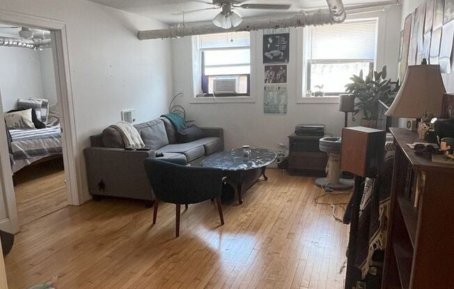 1202 W MONTANA GDN