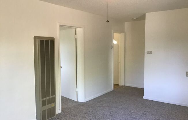 2 beds, 1 bath, 968 sqft, $2,100, Unit Unit FRONT