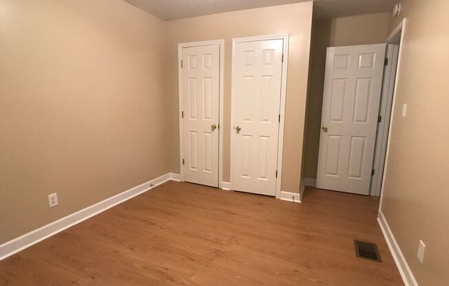 3 beds, 1.5 baths, 1,200 sqft, $1,495