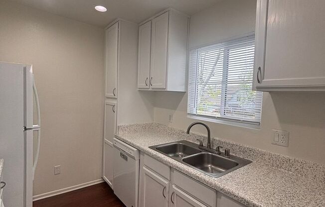 1 bed, 1 bath, 780 sqft, $2,375, Unit 36