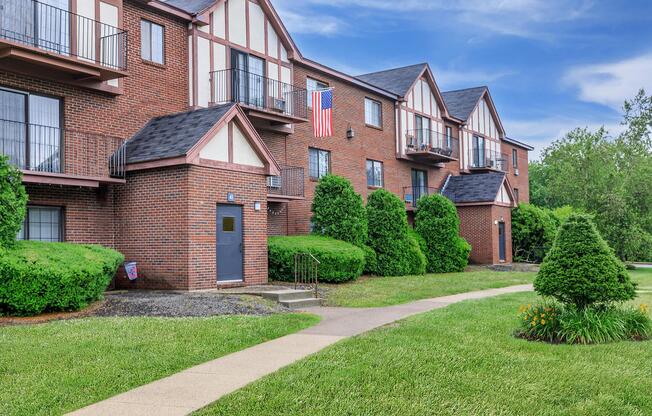 Rivers Edge - Apartment Living in Waterbury, CT