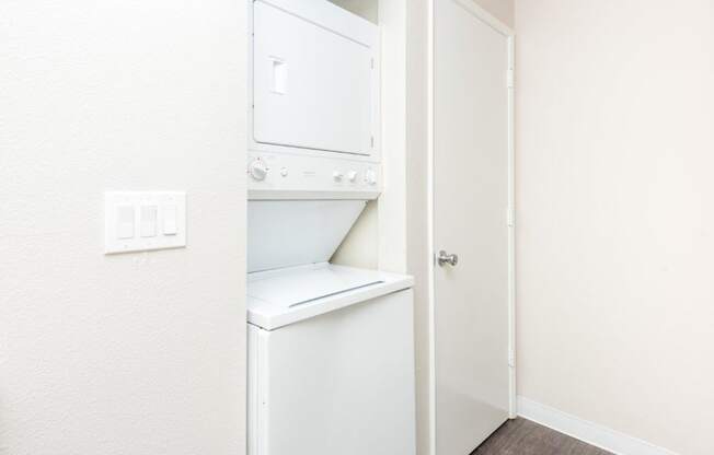 Townhomes with a View Stacked Washer and Dryer