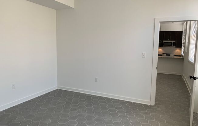 1 bed, 1 bath, 581 sqft, $905, Unit 304