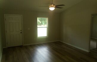 3 beds, 2 baths, $1,650