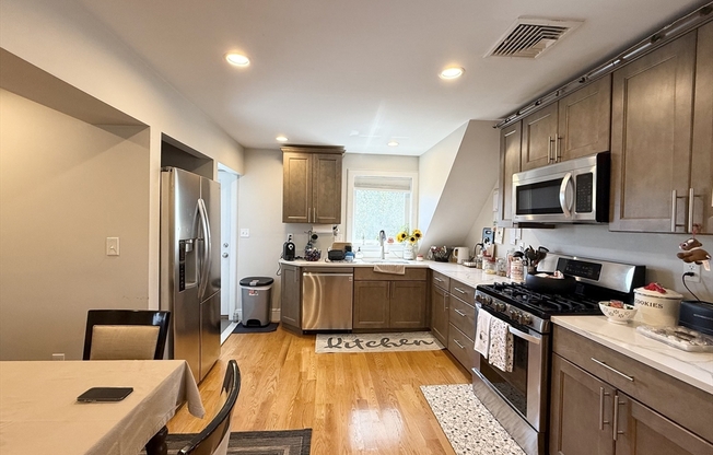 821 WINTHROP AVE