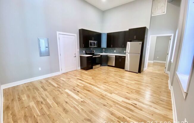 1523 W Girard Ave
