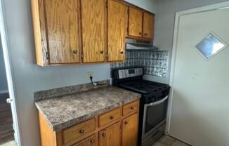 3 beds, 1 bath, $1,100