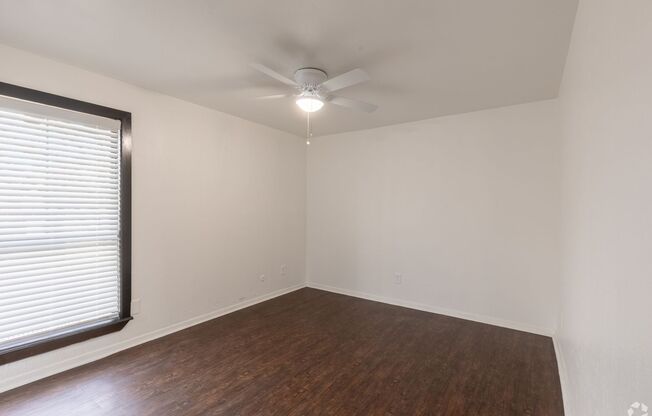 2 beds, 2 baths, 838 sqft, $1,370, Unit 1002