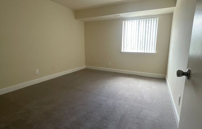 1 bed, 1 bath, 745 sqft, $1,750, Unit 14235 #304