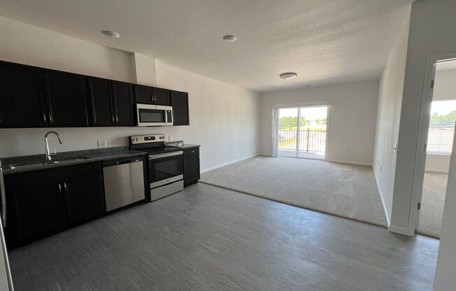 1 bed, 1 bath, 738 sqft, $1,125, Unit 434