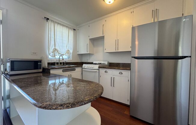 Perfect blend of comfort and accessibility - 1 Bed 1 Bath 1 Parking