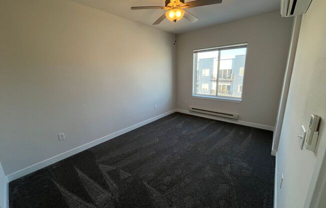 3 beds, 2 baths, 1,092 sqft, $2,095, Unit 1300-301