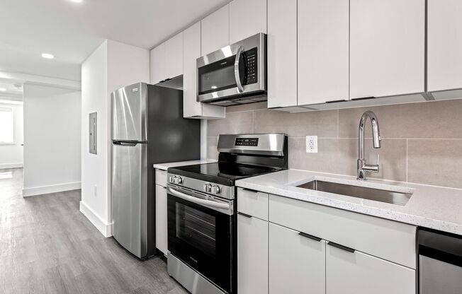 3 beds, 2 baths, 788 sqft, $3,580, Unit 6701-207