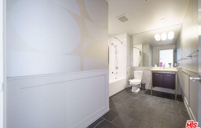 1 bed, 1.8 baths, 1,400 sqft, $3,990, Unit 817