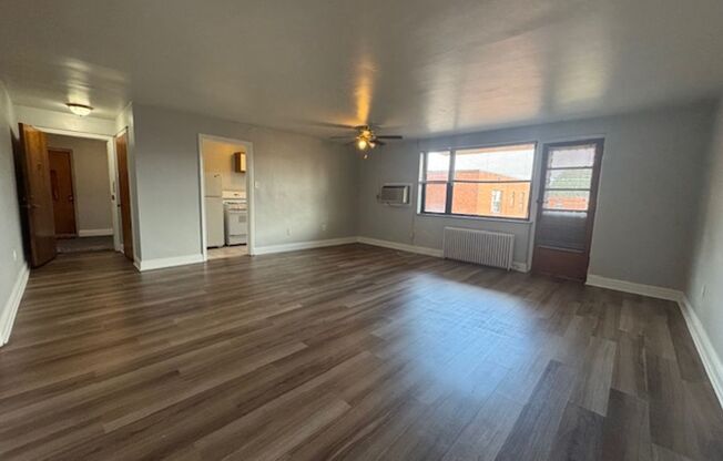 2 beds, 1 bath, 800 sqft, $1,999, Unit 6230 Fifth Ave. #223E