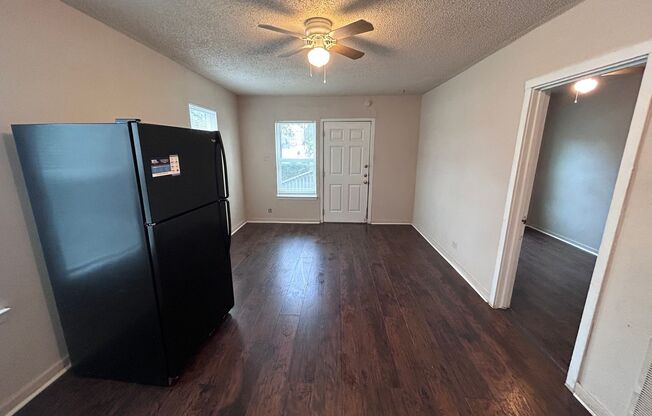 **COMING SOON!* 2 Bedroom 1 Bath Unit Near The Alamodome!