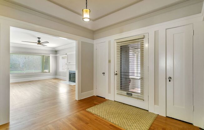 Fabulous Rose Garden 3 Bedroom, 2.5 Bath Home