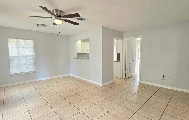850 E Lime St, Unit #9: 2 BED/2.5 BATH- Townhouse FOR RENT