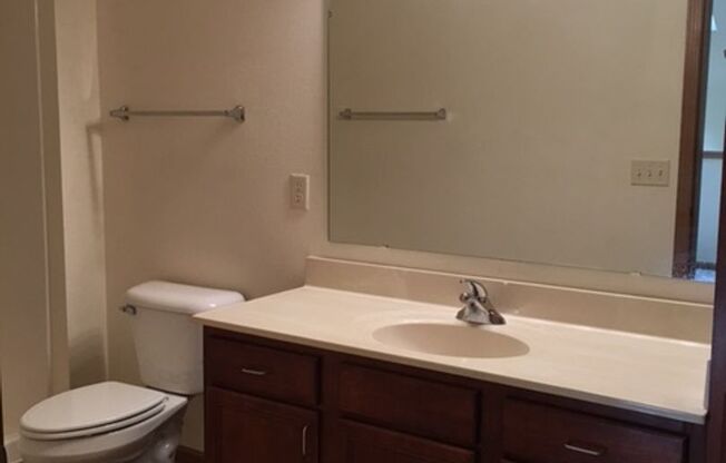 1 bed, 2 baths, $1,600, Unit 871-207