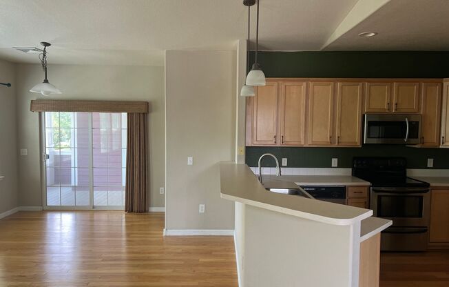 Fantastic 2 bedroom Condo Avail NOW