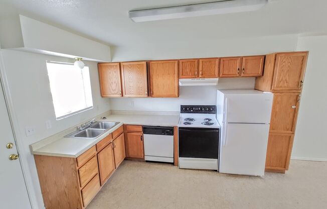 2 beds, 1 bath, 728 sqft, $975