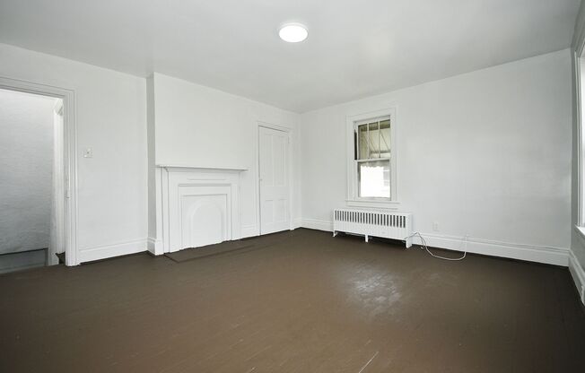 2 beds, 1 bath, $1,000, Unit 1