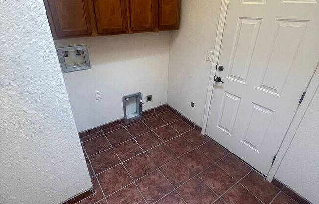 3 beds, 2 baths, $1,725