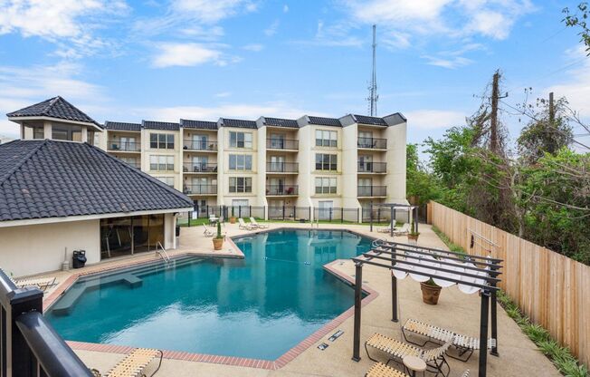 2BR 2BA Condo Downtown (Riverview Condominiums)