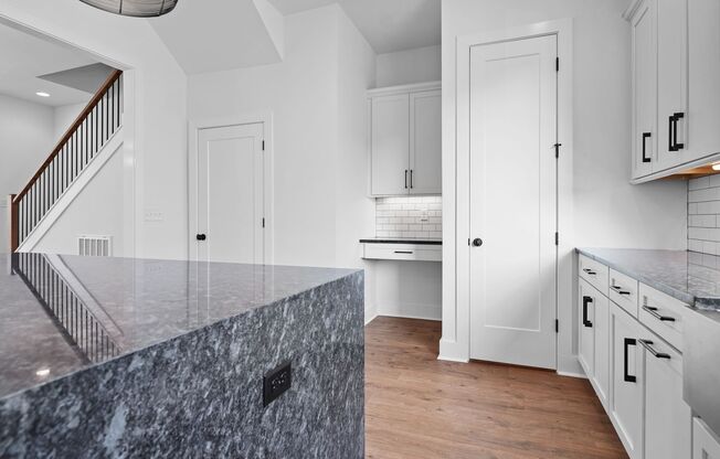 3 beds, 3.5 baths, $3,000, Unit Unit 12