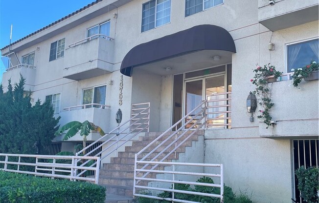 14758 W MAGNOLIA BLVD