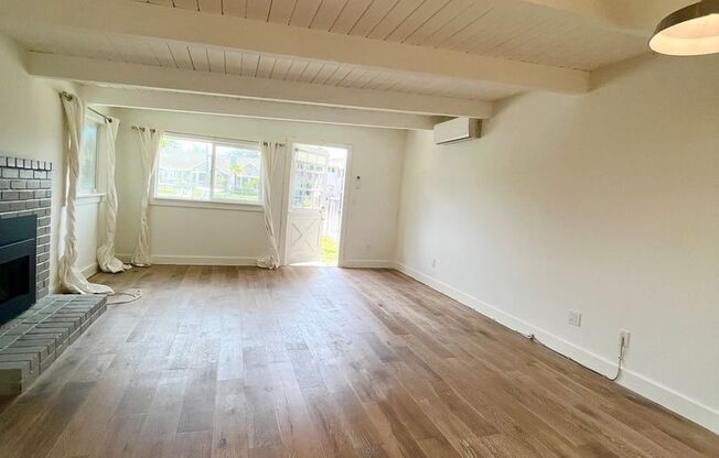 Waterfront Cottage in San Rafael! Utilities Included