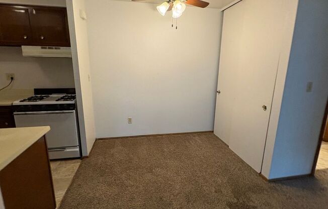 1 bed, 1 bath, 651 sqft, $1,099, Unit 7710 - 1