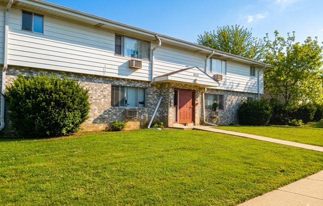 Oak Apartments in Kenosha
