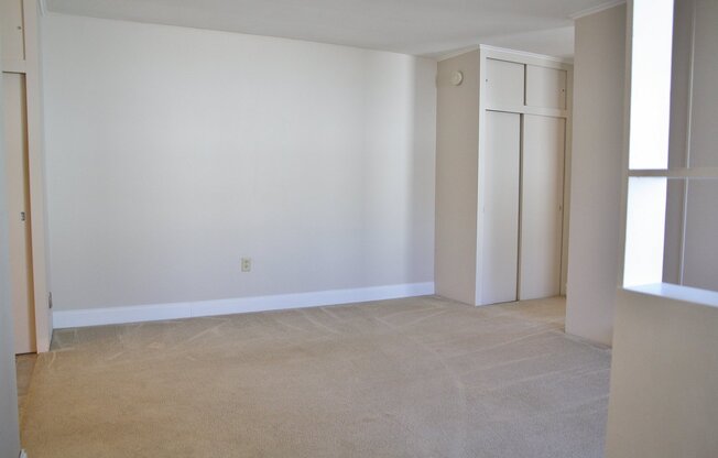 1 bed, 1 bath, $1,075, Unit APT G