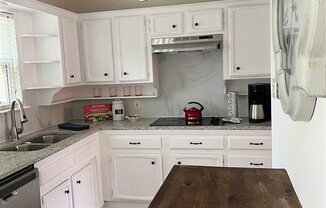 2035 FLEUR DE LIS CT