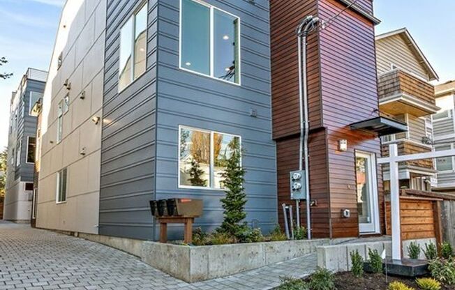3bd/2.25ba Seattle Townhome