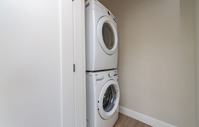 3 beds, 2 baths, 1,085 sqft, $4,200, Unit Unit 504