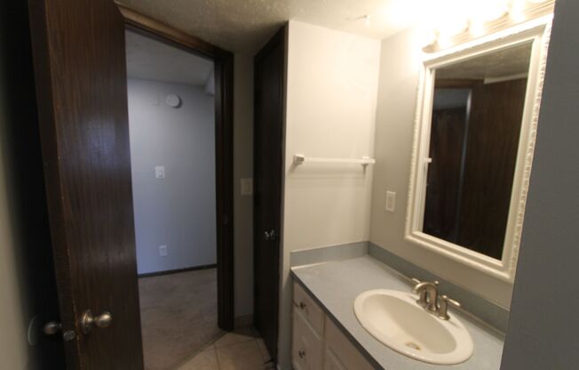 2 beds, 1 bath, 875 sqft, $1,075, Unit 10719-9