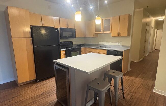 4 beds, 2 baths, 1,246 sqft, $3,300, Unit 306