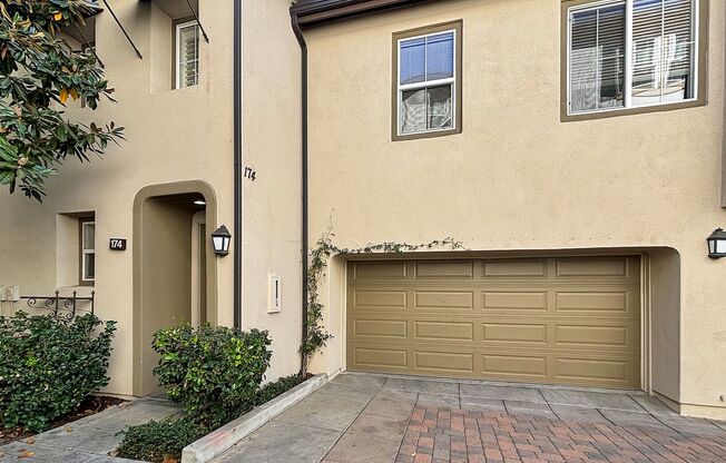 Stunning 3-Bedroom Home in Gated Irvine Community